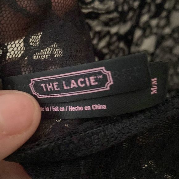 Elegant Black Lace Halter Lingerie - Picture 5 of 7